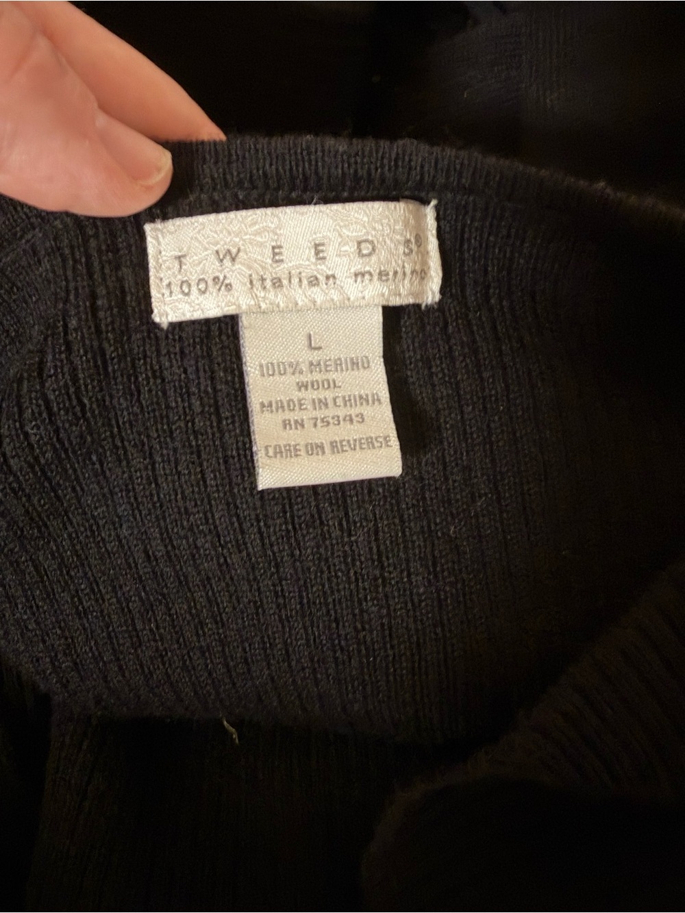 Vintage 100% Merino Wool Tweeds Black Fringed Wrap V‑Neck Sweater - Picture 2 of 4